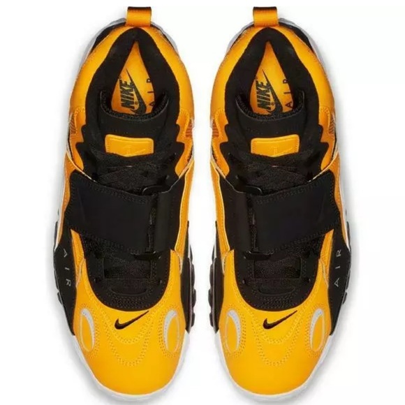 Nike Men's Yellow and Black Air Sneakers - Picture 5 of 10